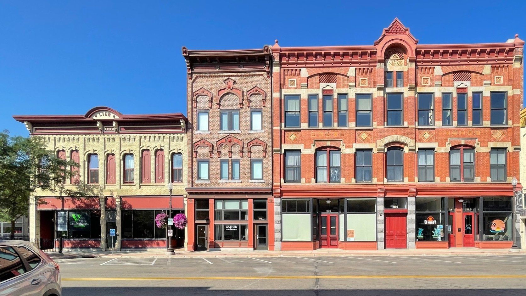 Photo of the three buildings on Central Avenue as they look today